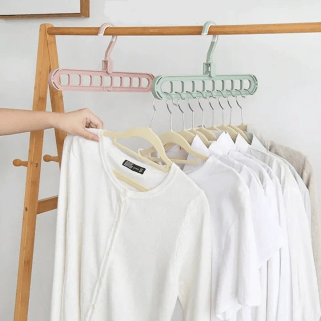 Super Magic Changeable Clothes Pluto Plastic Hanger